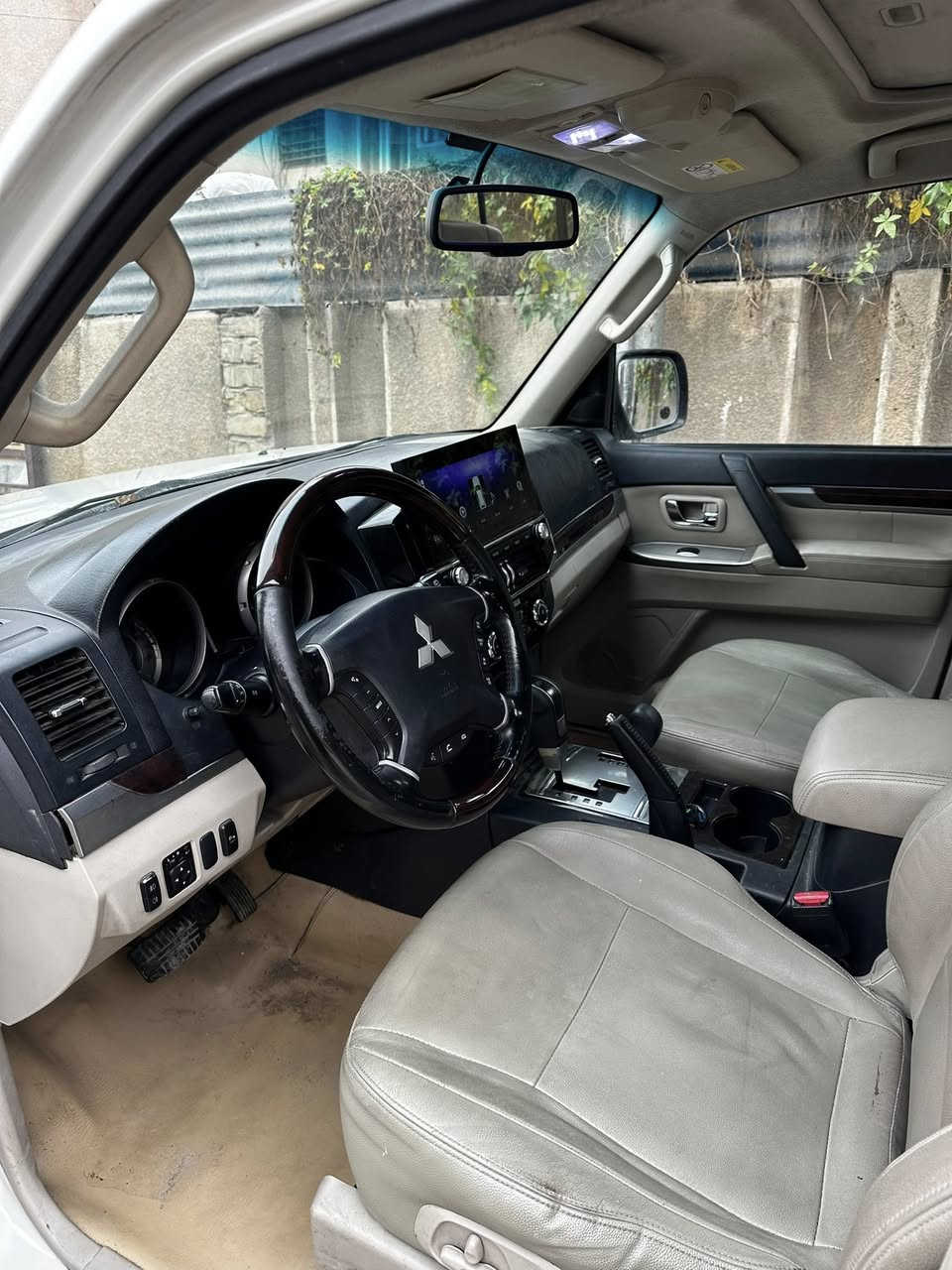 السلام عليكم ورحمة وبركاته
باجيرو 2017 كفاله عامه من كلشي من چكه حبتور والحبتور معروفه مواصفاته اعلى شي يجي فتحة بصمه كشنات جلد كشنات كهرباء دمام شاشه كامره اعلى شي شنو ببالك من مواصفات الباجيرو موجوده حتى بصمه ترحيب 
السيارة كفاله عامه ورقم اربيل الجديد ب اسمي تحويل مباشر ماشيه 74 الف حقيقي شرط الفحص 
العنوان بغداد السيديه 
السعر 205

للاستفسار ***********
***********واتس اب
