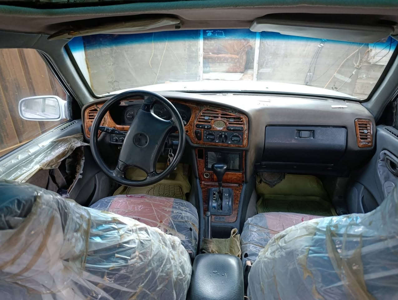 السلام عليكم
برنس موديل 96 جاهزه ومرتبه مال جناي
رقم بابل انكليزي باسمي تحويل ثاني يوم 
تايرات جديد حدايده جديده كشنات جدد دواخل والدشبول كيجات نظيفات كير ومحرك مكفول 
سياره كاعده وجاهزه من اي نقص 
مكاني بابل.      السعر٢٨ مجال للطيبين 
***********
