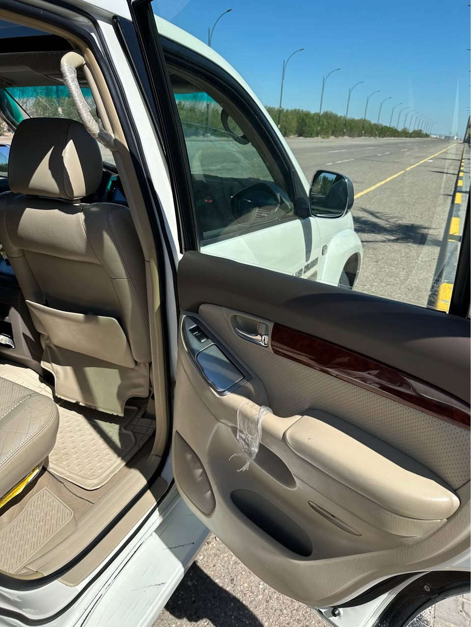 السلام عليكم ً للبيع برادو 2005 VX خليجي محرك 6 سياره فول كويتي حته بصمه وتشغيل عن بعد بيهه قطعتين صبغ بنيدوقماره  سبب تقشير سونار موجود كفاله من الضربه والمعجون رقم بصره باسمي الجديد تحويل موجوده بل بصره سعر 148 بيهه مجال رقم
*********** للتصال
*********** واتساب البصرة, العراق
