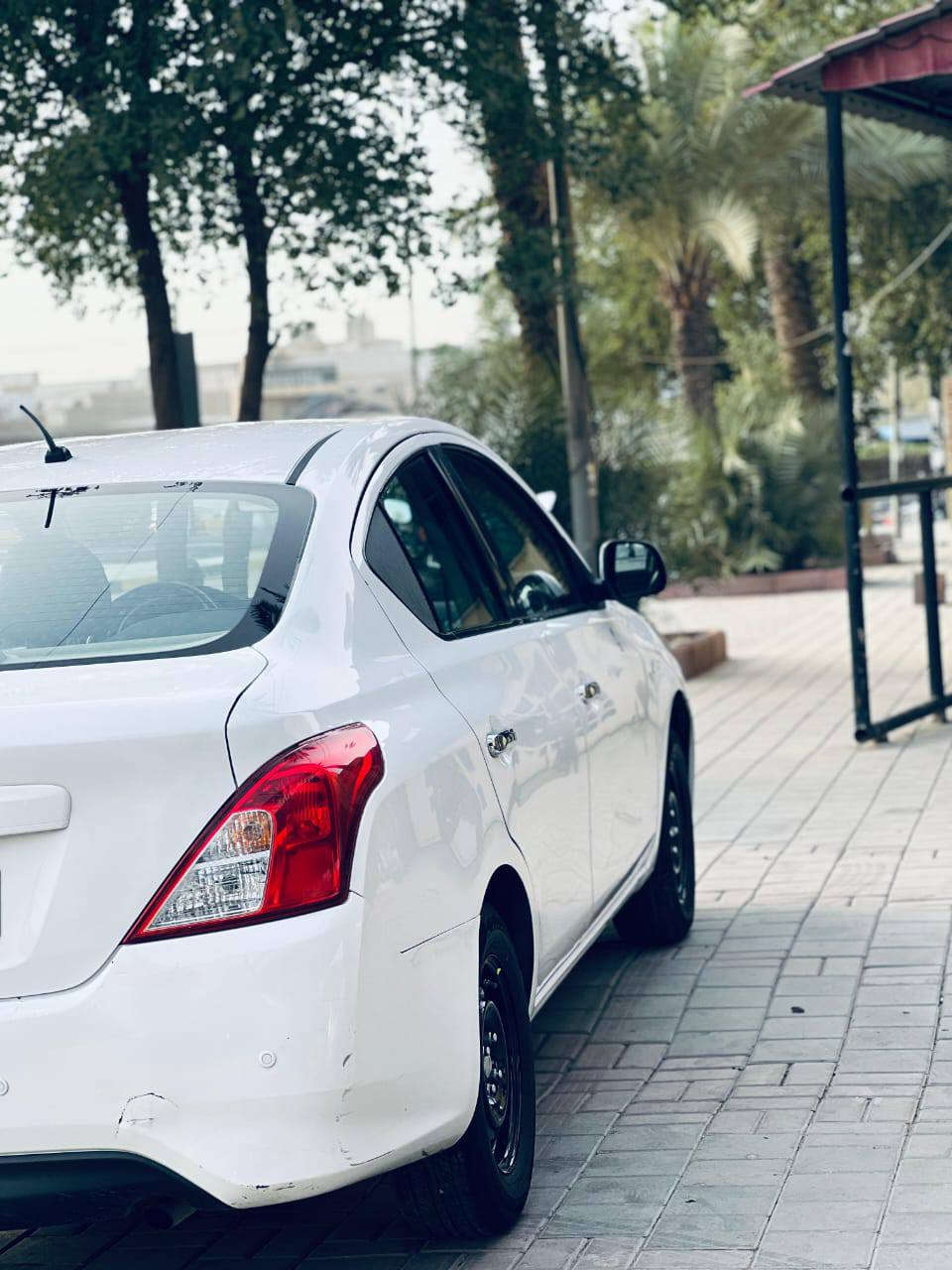 نيسان صني 2019 للبيع ماشيه 240 سياره نظيفه وجاهزه كير محرك تبريد تخم تاير سياره بسمي تريد تحويل تريد وكاله سياره مابيهة ضربة بيهة بارد قليل والله سياره كلش حلوه وبل عافيه على الي ياخذهة عارضهة 98 وبيهة مجال مكاني بغداد الجديدة رقم/***********
