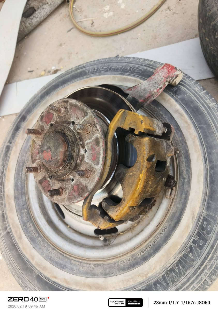 سلام عليكم          للبيع
اصطاب اكسن بريجو جهت الصايق نضيفه وكامل 
لويات ابو ال 8 ودبلات مل منغولي 
مكان نجف ***********
