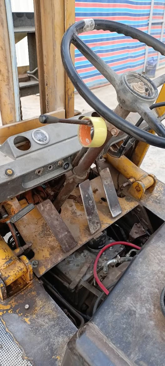 السلام عليكم
تويوتا 2 طن 
حركتين 
كاز _اوتوماتيك
جاهزة للعمل
40$
***********
