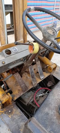 تويوتا • ٢ طن • اوتوماتيك