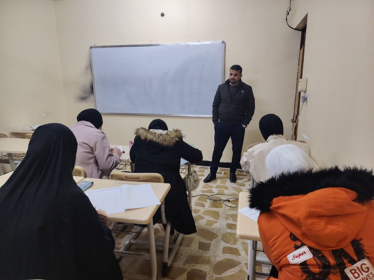 ♦️اداء امتحان نصف السنة لمادة الفيزياء
    طالبات الإستاذ (شامل خالد )سادس إعدادي 

📍 الموقع:
الموصل – الجانب الأيمن – حي 17 تموز – سايدين الاقتصاديين 

📞 للاستفسار والتسجيل:
***********
