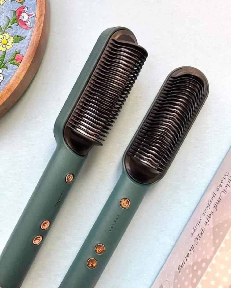 مسرح شعر  ( مشط كاوية ) 

بشكل الجديد 😍😍 من  ماركة ستريت كومب 

😍😍 مو كاويه تحفه فنيه 💯💥

💥 توفر درجة حرارة عالية  وأمنه مصنوعه من السيراميك
السعر خاص
توصيل جميع المحافظات: بغداد, العراق


**إذا كنت صاحب هذا الإعلان وتريد حذفه لأي سبب، رجاءا أرسل رسالة إلى الدعم الفني**