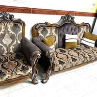 تخم تركي زان متكون من 10 مقاعد وتلث طبلات وحده كبيره واثنين صغار امفصل...