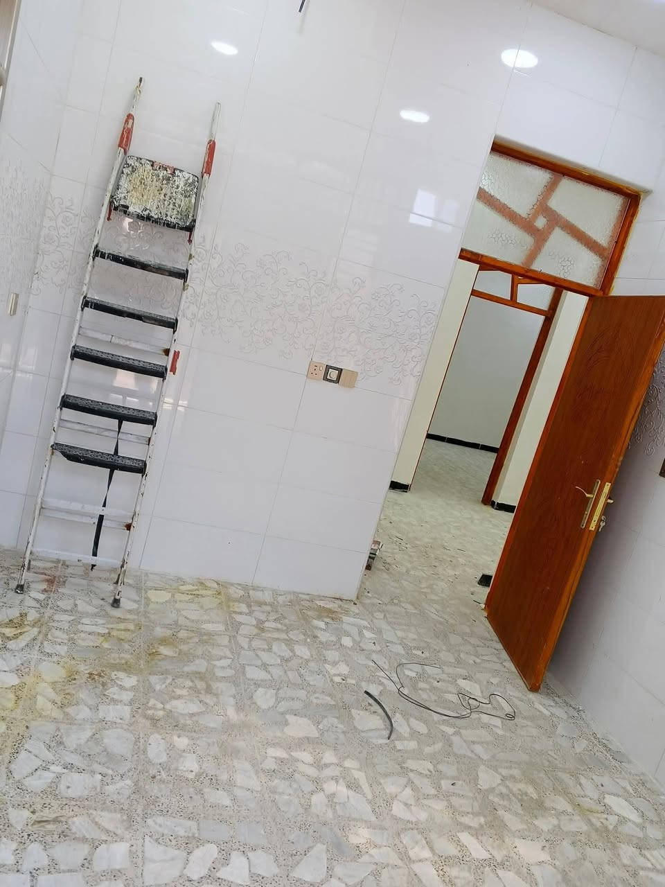 بيت 100متر
هسه هو طالع من الخلفه
البيت كامل على اخر حبايه جيب اغراضك وكعد
مكان بغداد منطقه الرشاد مقابيل حي النصر شارع مشويات السيد
خدمات كامله مي وكهرباء ومجاري وتبليط ورصفه واناره
***********
سعر البيت70مليون
ولقطع100متر25مليون
طابو ملك صرف صناعي
