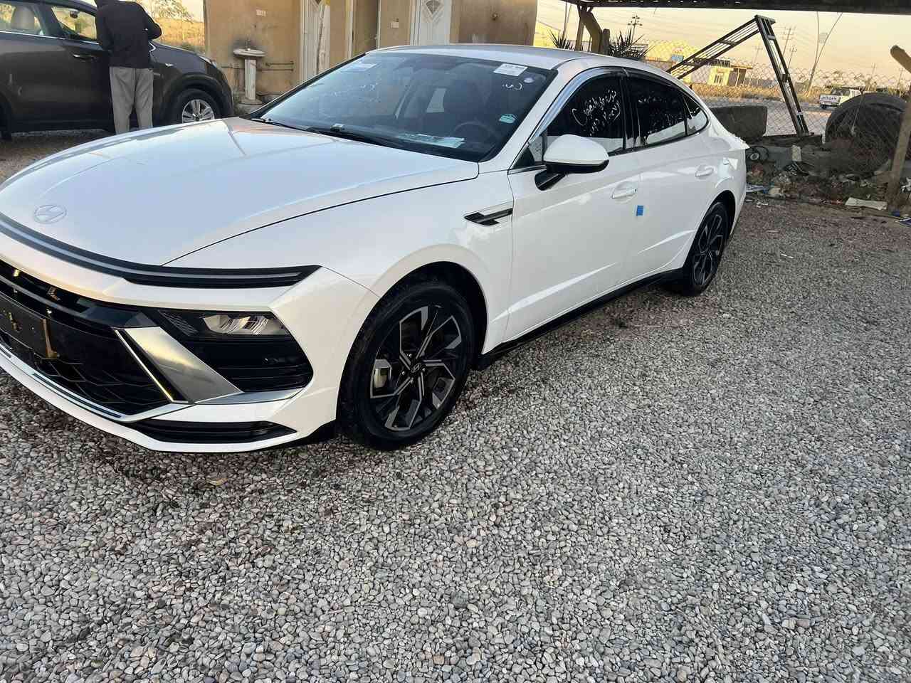 السلام عليكم 
سوناتا الشكل الجديد 2025
كفاله عامه 
فول مواصفات عدا البنراما 
اصل غاز 
بدون رقم
مكانها بغداد
للاستفسار(***********)
السعر188 بيها مجال
