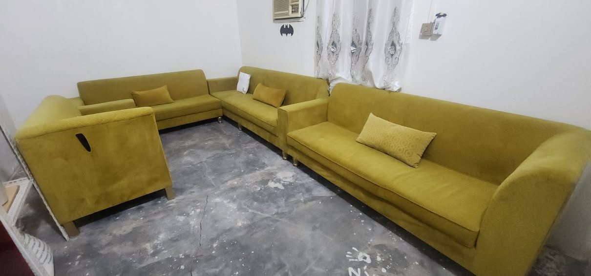 السلام عليكم قنفات كويتي ٩ مترات ١٢ مقعد نضيفات حيل السعر ٥٠٠ وبيهن مجال العنوان البصره الزبير دور الدواجن رقم ***********
