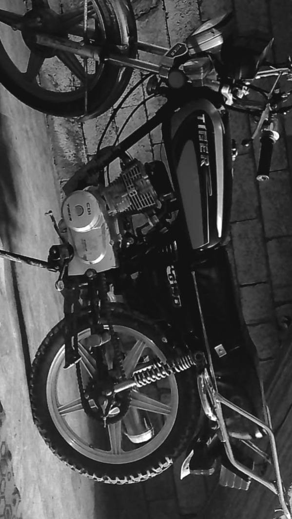 ايراني4 كير موديل 2021 كاملة من كلشيء نضيفة علة أيدي فقط اروح بية للشغل ورجع ما متعوبة بدون اوراق السعر450وبية مجال  بصيط رقم الهاتف ***********
