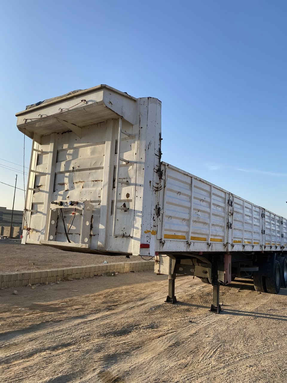 سلام عليكم اللبيع عربانة جناب شاصي 16 دنكير 16 جناب نصيف +تعلاوة مال جناب مطبخ ثلاجة كاملة تايرات نص عمرهن العربانة جاهزة اللعمل حداد دار القصاب السعر 135 لاستفسار عل رقم ***********
