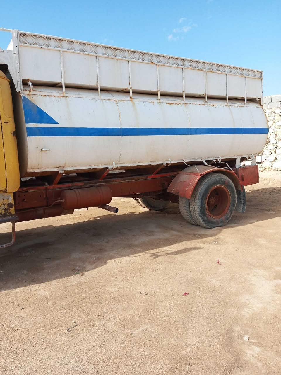 السلام عليكم تانكي ابو ردين للبيع مكاني النجف تانكي جديد السعر مليون وربع‏‏‪***********‬‏.. مليون و 250
