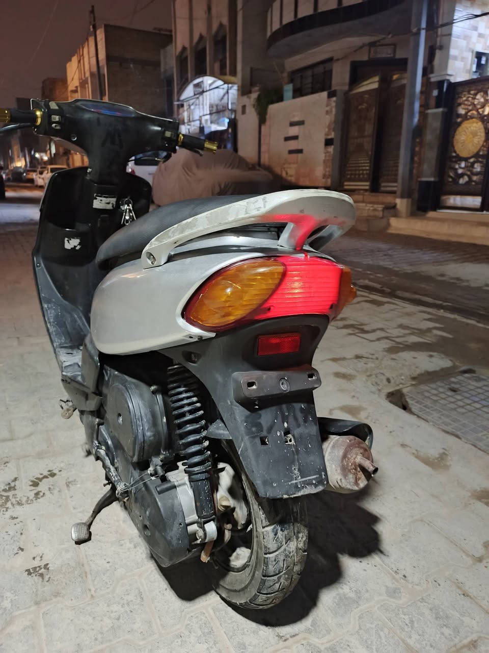 السلام عليكم دراجة ماكس قجمة 120 
للبيع دراجة نضيفة تبخير ماكو كهربائيات شغالة بركات بلمكان تايرات جدد دبلات شغالة هندر شغال سلف شغال نكر شلعة ومعدل مكينة بلادي ممفتوحة تعال افحص وشوف 400 وبيهة مجال مكاني بغداد الحرية ***********
