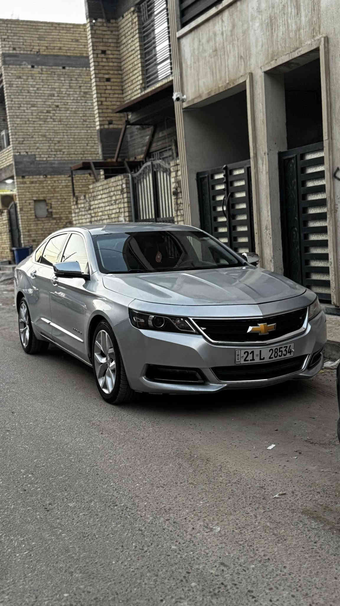 السلام عليكم 
شوفرليت امبالا 2018 بريمير عدا البانوراما
✅محرك 3.6 V6
✅اللون سلفر 
✅المواصفات:
كاميرا خلفية + حساسات خلفية
خمس بصمات 
ليد دشبول داخلي بلادي
سستم سماعات (BOSE)
كشنات جلد + تدفئة كشنات
شاشة كبيرة + قاصة
مانع تزحلق + ABS
 عدسات زينون
تشغيل عن البعد.   
تحكم كشنات كهرباء
ويل كب قياس19  
الضرر جاملغ وبنيد 
📍 
ملاحظه نقصه بس تورباين وينزل من سعرهه 
موقع السيارة : بغداد 
للاستفسار  اتصال او واتساب  ***********
السعر 135 وبيهه مجال
