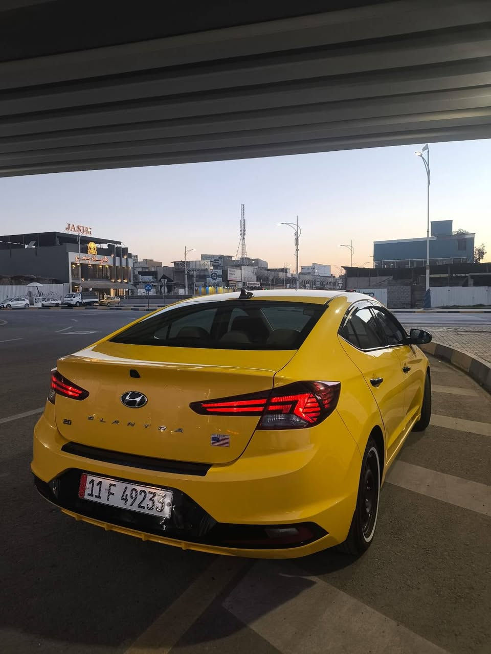 السلام عليكم 
النترا موديل 2020 مكفوله كفاله عامة من كلشي لا شاصي ولا لغد
الضرر جاملغ اليمين ونفسه راجع السياره كود وأحد
 فول مواصفات 1/1  
كير Atm
فتحة سقف+رادارت + نقطه عمياء+تحديد مسار 
كشنات هيتر 
السياره لوك كلش نظيفه بمعنى الكلمه واحلى من الصور 
ماشيه 87
السياره بسمي اني الشرعي 
مكان السياره موصل/حي الشفاء
السعر 155 ورقه.
غير متواجد ع فيس ..اذا شراي اتصل ***********
