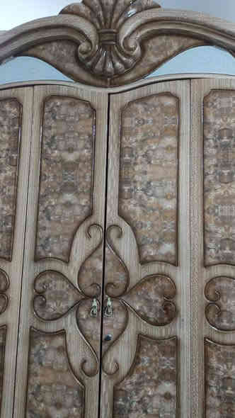 سلام عليكم غرفة نوم نضيفه نقص  ميز التواليت  معه غساله اوتوماتيك عنوان النجف حي السلام      *********** بي واتساب
