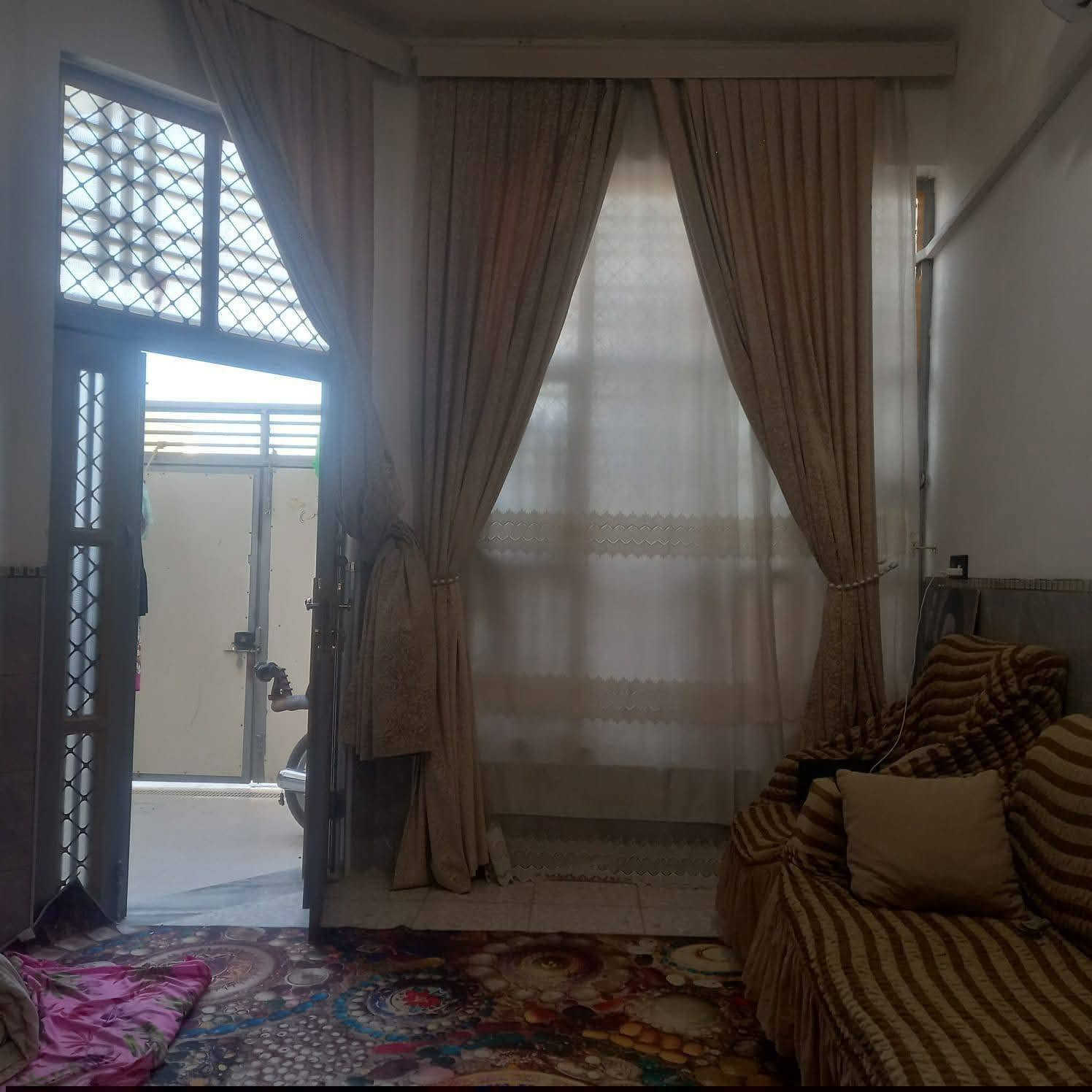 ⭕ بيت للبيع طابو صرف شارع سالم الجمعيه 
⭕️المساحة  100متر 5×20
⭕️بناء البيت 2025
⭕️كونكريت مسلج طابقين

—————————————  لانتعامل برفع سعر العقار عن سعرة الاصلي نجمع البائع بالمشتري مباشرتا
           تـــفـــاصـــيـــل الـــدار
⚜️ غرفه
⚜️صالة 
⚜️استقبال
⚜️مطبخ 
⚜️مجاميع صحية 
⚜️طارمة 
 الطابق الثاني غرفه وصاله يرهم على مبادرة او تدفع مقدمه والباقي قساط
ــــــــــــــــــــــــــــــــــــــــــــــــ
​——————————————-
#متابعة_الصفحة
#لـــمـــن يـــرغـــب فـــي عـــرض عـــقـــاره لـــلـــبـــيـــع او الايجار  يـــرجـــى الــتــواصــل مــعــنــا ع خاص

———————————————————للاستفسار مراجعه مكتب المدينه التقيه3 الفرع المقابل لمعمل غاز الديوانيه او الاتصال
 *********** واتساب
‏
