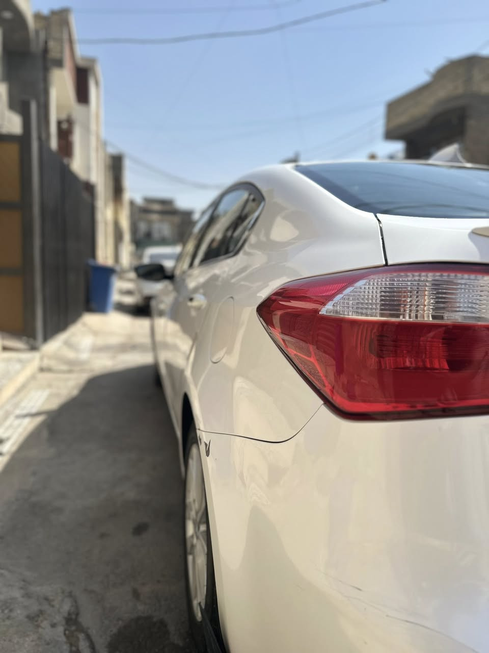 السلام عليكم
———————-
سيراتو 2014خليجي ابيض 
رقم اربيل الجديد سنويه 2029السعر 126بيها مجال بسيط
السياره بااسمي شرط التحويل
-بروجكترات 
- مري شفط
- اشاير بلمري وكهرباء
- داخل اسود
- فول تحكم 
-فتحه سقف
-حساسات اماميه خلفيه
- محرك 2000دوش
- غرفتها حلوه
-ماشيه 236000
صبغ السياره قطعتين  
شواصي ودواخل ولغود وايرباك كلهن سليمات 
سونار موجود
📍العنوان الدوره حي الصحه
***********
