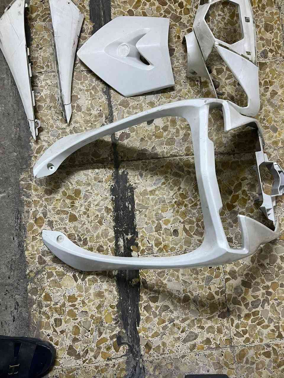 سلام عليكم غراض لبيع أشكال الأغراض عندي سكنس شمعه فقط سيبايه ما لد صندوك علئ اي دراجه يرهمن رقم التلفون *********** مكان بغداد مدينة الصدر
