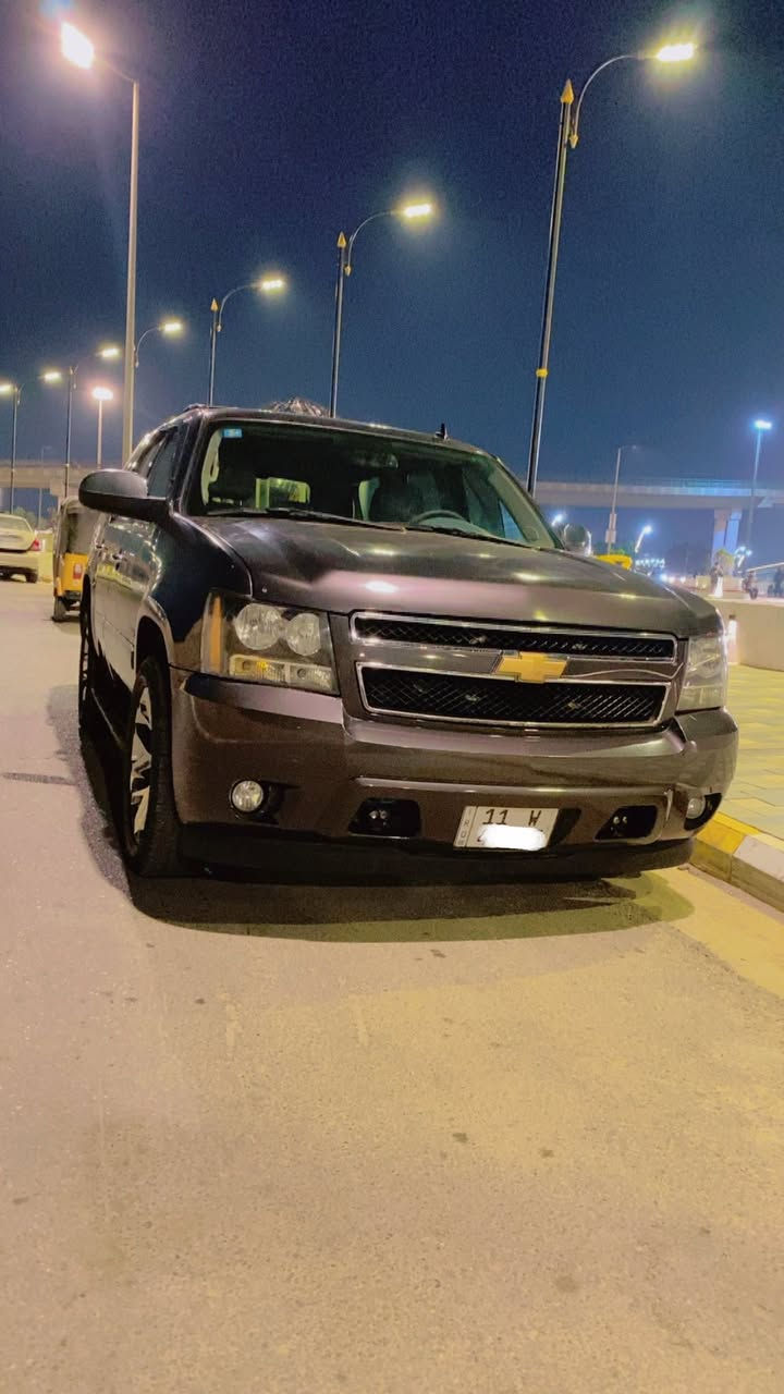 السلام عليكم 
للبيع او المراوس 
تاهو 2011   LTZ فول مواصفات للاخير رقم بغداد الجديد  حادثها جاملغ خلفي ومرشوشه حزام للجمالية السياره جاهزه 
تخم تاير ويل ٢٠ فتحة سقف كامره وشاشة كشن كهربائي ملكي جنطة كهرباء السعر 190 وبيها مجال مكان السياره الكوت  للاستفسار الاتصال على الرقم ***********
