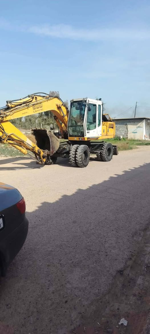 سلام عليكم حفاره لبهير لل بيع
موديل 99 حفاره مكفوله كفاله عامه ماسسه نقار وكماشه 
تخم تاير رقمها كركوك شرط التحويل سنويه لل 2030 
اتصل وتدلل رقم صاحبها ***********
