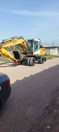 حفارة ليبهير • موديل ٩٩ • نقار وكماشة