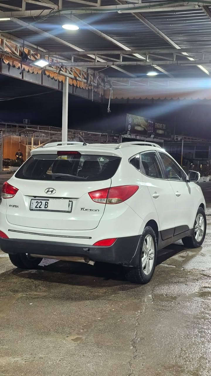 سلام عليكم
هيونداي تكسون ٢٠١٣ بحالة جيده 
سياره جديد رقم وسنويه جديده 
سياره بدون صبغ بيها ٤ اصابع بل صندوق بارد فقط
سعر سياره ١٤٧ وبيها مجال 
***********
*********** أربيل, العراق
