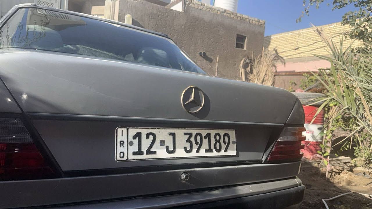 مارسيدس دب موديل ١٩٨٧ سياره جديده بمعنى الكلمه مكفوله من الضربة الكص سيارة بلاديه كله كير محرك بلاد تخم تاير حداديه كله جديد رقم انكليزي سنويه لل ٣٠ تريد وكاله او تحويل مكانه نجف شارع المطار *********** مكلف بالنشر تصل عل رقم 
السعر ٦٠ وبيه مجال للشراي
