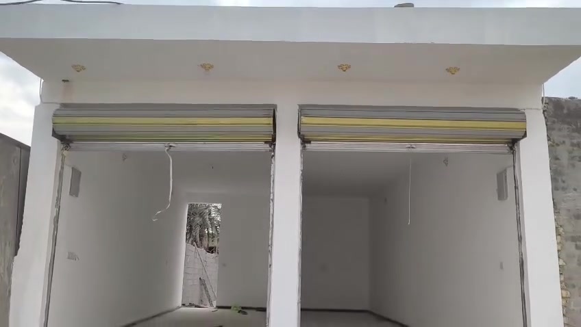 عقار تجاري للبيع مساحته 330م الكوفه شارع المعمل مقابل مدارس السفير الاهليه للاستفسار *********** موجودين على الواتساب
