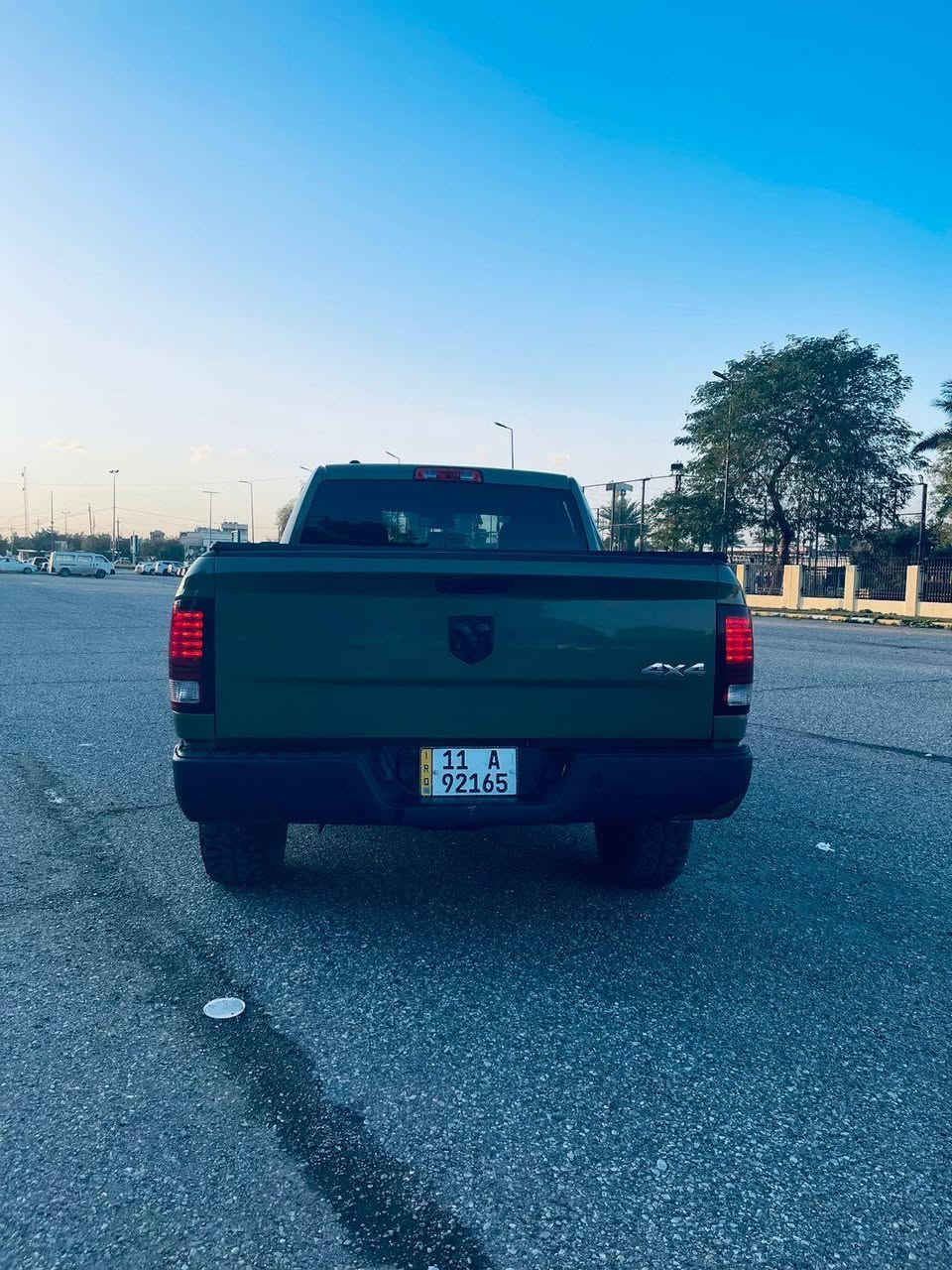 السلام عليكم عندي دوج رام ٢٠٢٢ مصبوغه عام تغير لون مكينه ٣٦٠٠ فور ويل ماشيه ١٣ الف السياره جديده بمعنى الكلمه كير مكينه صدر تبريد مابيها اين نقص على اخر حبه ترايك وين متريد مواصفات عاديه كير ماوس شاشه جبيره كامره حساسات تحكمات للبيع او المراوس السعر 185 وهذا رقمي *********** بغداد, العراق
