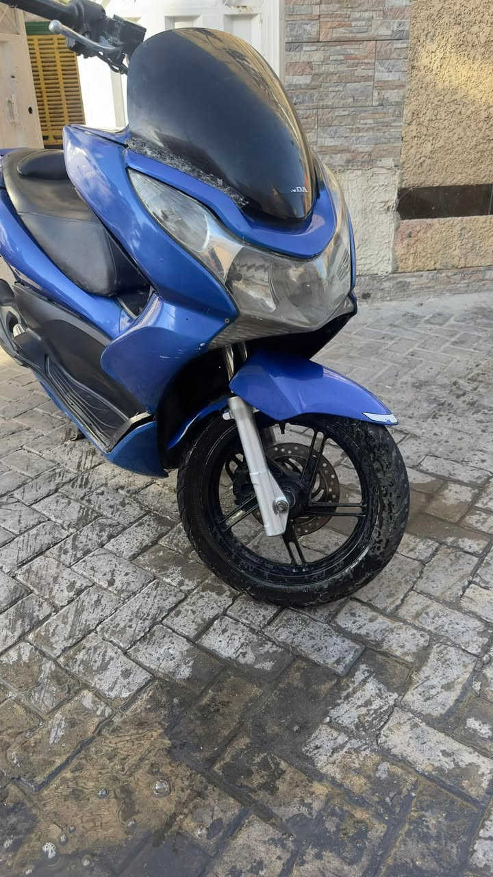 سلام عليكم 🫡 
دراجه BCX جيل اول ياباني مكينه ناعمه و جديده ما مفتوحه ابد فقط يرادلها ترتيب الكفرات نضافتهن تقريبا 70/100 كفراتها اصليه وعندي بعد كفرات انطيك وياهن زايدات الدراجه نكره 
مكاني بغداد مدينه الصدر
السعر مليون وبيها مجال بسيط 
هـ***********
