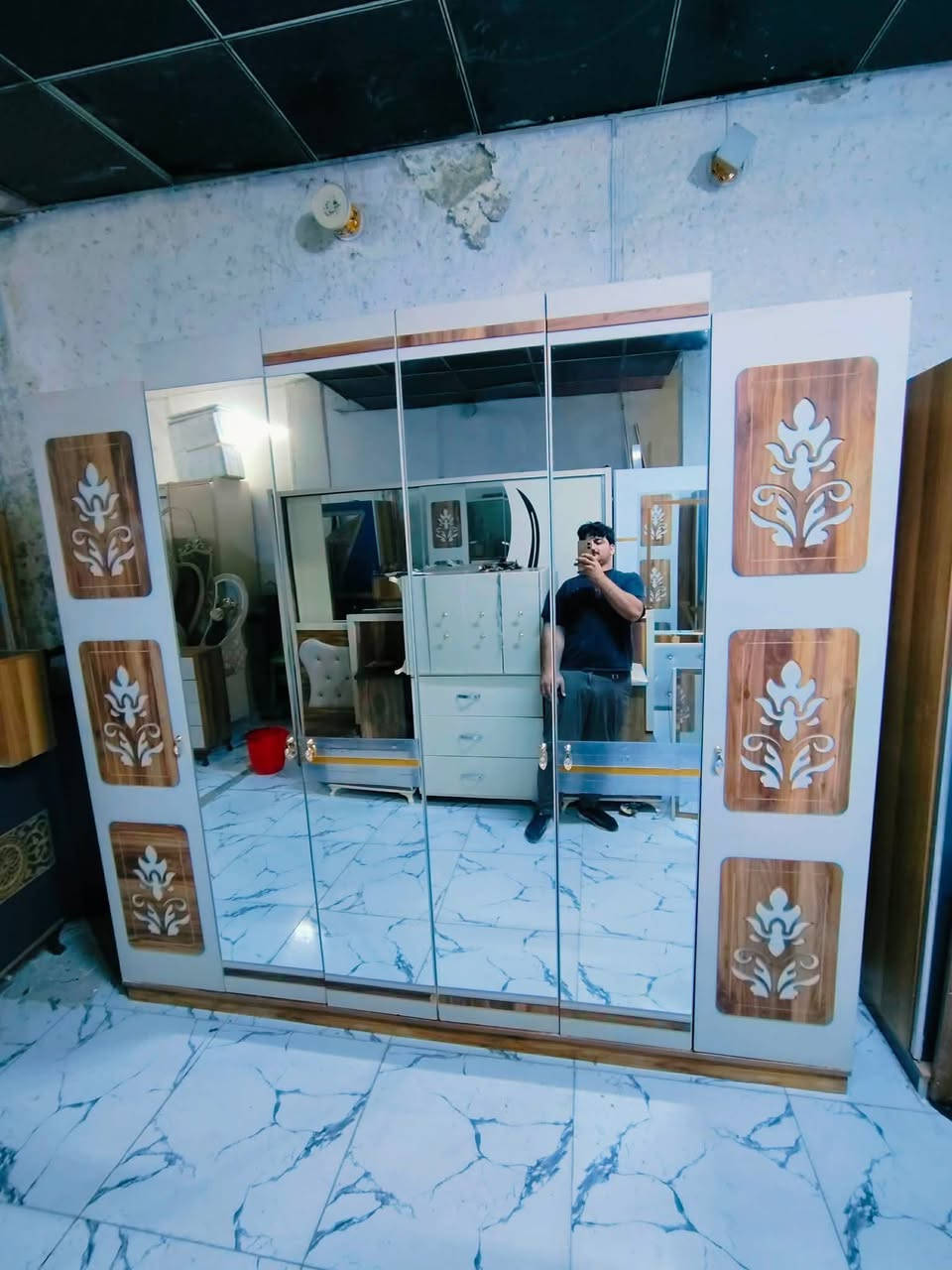 غرفة تركي 8قطع نظام ابواب ❤ ✨
نظافة 95 / 100 ❤✨ 
السعر 550 مع الشد 🪛ونقل 🚙
داخل بغداد متوفر توصيل لجميع المحافظات 🇮🇶


**إذا كنت صاحب هذا الإعلان وتريد حذفه لأي سبب، رجاءا أرسل رسالة إلى الدعم الفني**