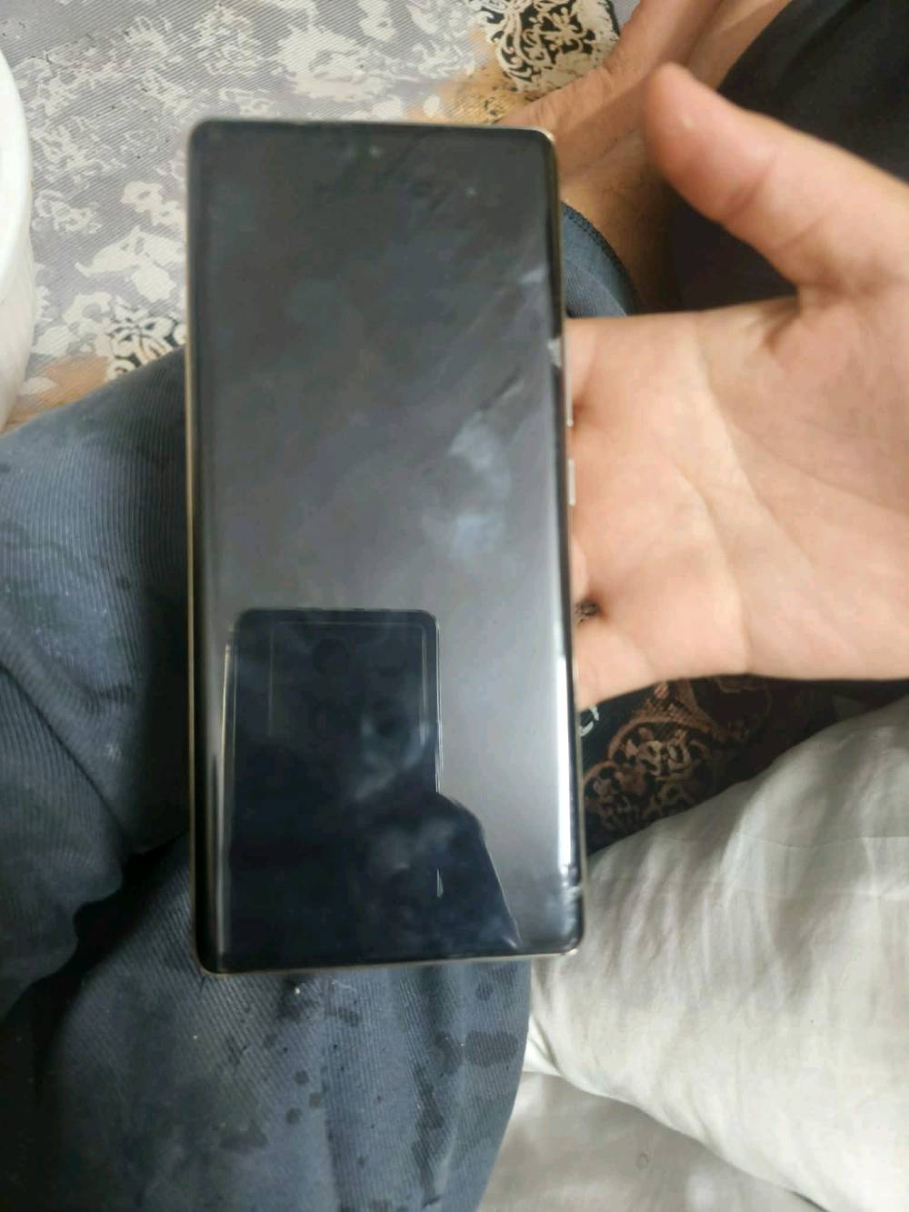 العنوان موصل جانب الايمن مراوس ايفون