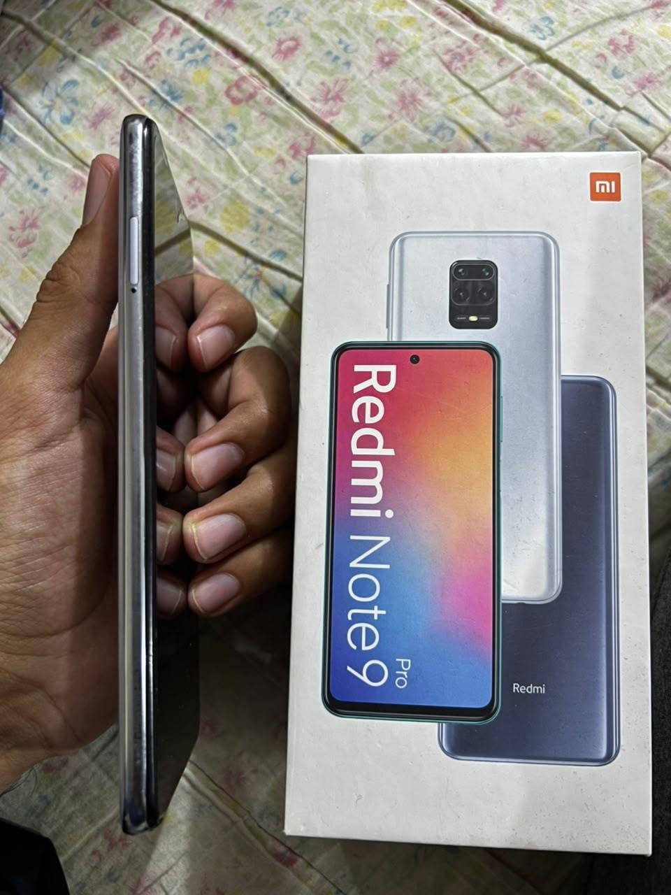 Redmi Note 9 Pro
الشاشة
6.67 بوصة - 1080x2400 بكسل

الذاكرة
64 جيجابايت

الرام
6 جيجابايت

الكاميرا
64 ميجابكسل

المعالج
ا Snapdragon 720G

البطارية
5020 مللي أمبير

نظافة الجهاز 90%.    🛑السعر 120 ألف 
للتواصل والاستفسار  ***********
