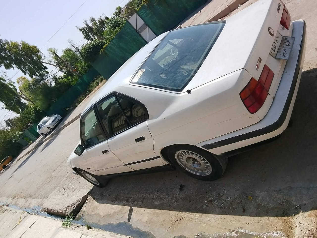 بي ام 520 شرط الوكاله  والتحويل كير شرط طخم جديد كهربائيات كلها شغاله عنوان السياره موصل حي الوحده السعر 40 للاستفسار اتصل ***********..... ***********
