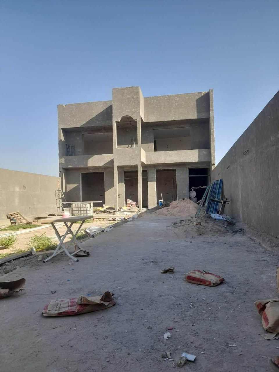 سلام عليكم
خلفة لبخ متفرغ حاليا شغل درجه أولى 

واجهيات فول بورسلين تطعيم شغل فول 

بأسعار مناسبه كلش كرسته وعمل او بس عمل 

مكانه البلديات 

وهاذه رقمه 

***********

