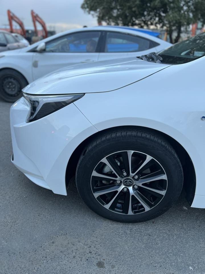 سلام عليكم كورله هايبرد موديل ٢٥ بسمي تحويل ثاينوم مابيها نقص مكفوله كفاله عامه ماشيه ٣٠ الف على ايد واحده  ني ماخذها زيرو بكاني بياع تقاطع درويش ***********. سعرها ١٦٠ و بيها مجال بسيط
