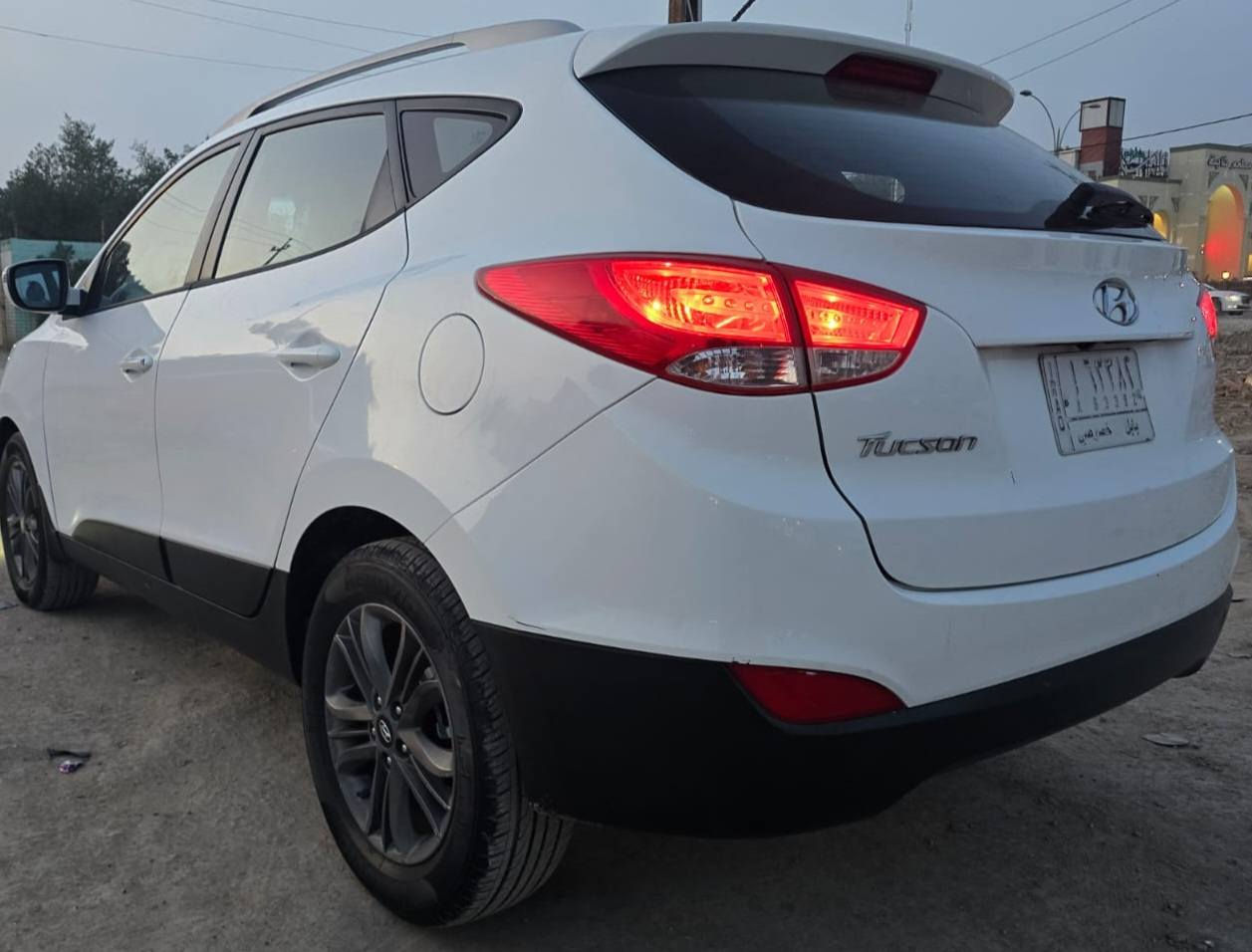 السلام عليكم  
 توسان موديل 2015
رقم بابل 
كير محرك تبريد حدادية مكفول
ماشية 151
" اشاير بالمري  
" بلوتوث+ AUX 
"كامره 
" تحكم ستيرن 
" تبريد قطعتين
مكفولة من الضربة والصبغ والبارد 
المكان بابل 
 ***********
