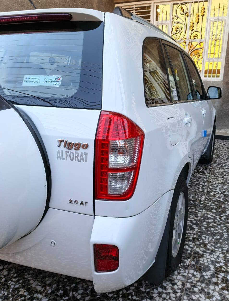 السلام عليكم للبيع شيري تيكو موديل 2014 سيارة جديدة مكفوله لاضربه ولاصبغ ولاتبديل  مكينه كير ميكانيكي المرغوب محرك2000 سيارة بأسمي رقم بغداد انكليزي تحويل مباشر سياره تخم تاير جديد صدر امامي وخلفي جديد كهربائيات كلها تشتغل السعر 78 وبيها مجال الرقم *********** العنوان بغداد الشراي يتصل
