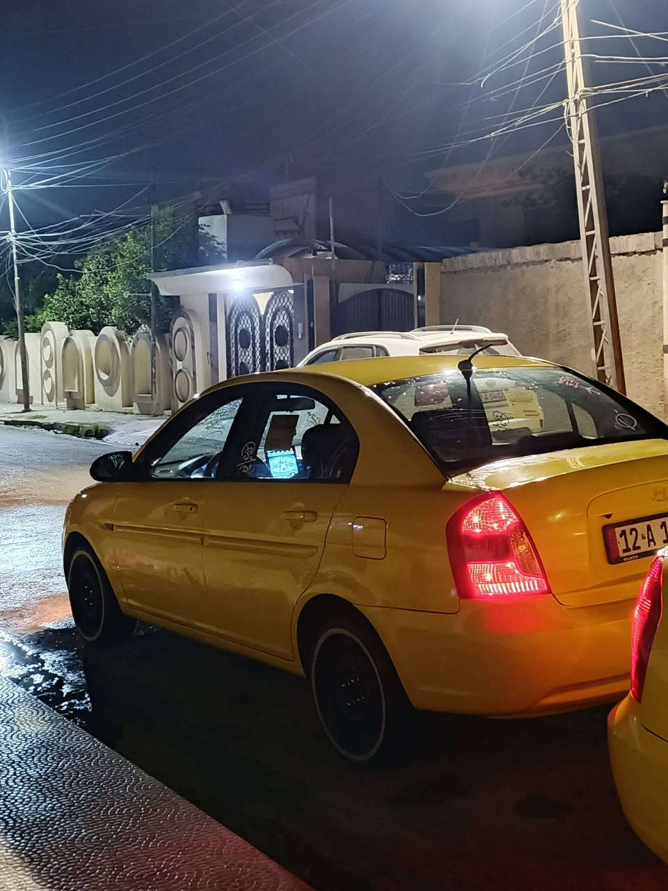 السلام عليكم للبيع  (بيع مستعجل)
اكسنت 2010 ييه ضربيه من كدام بيه داخل كابون بيه 

السعر 84 شاري خبر 

***********

***********
