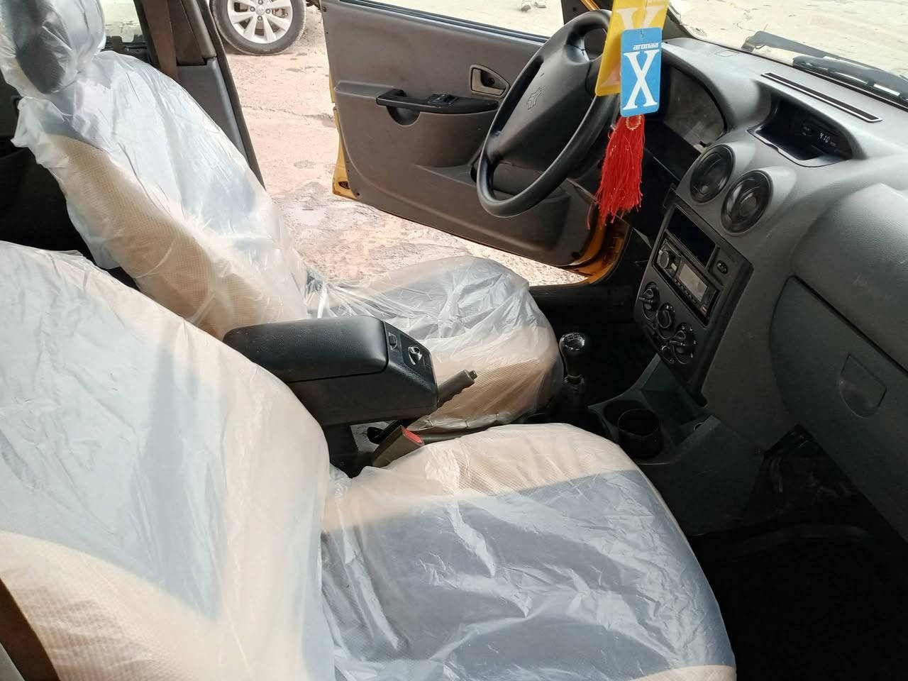 مساء الخير سياره للبيع سايبه موديل 14 نظيفه تحويل مباشر ارقم نكليزي طلعه سياره حلوه  مصفره هيئة وغرامات سعر 30مكاني دوره ابودشير رقم الهاتف ***********
