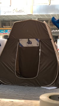 خيمه شكل مكعب قياس 2.50+2.50م مستعملة يوم واحد فقط للبيع هذا رقم موباي...