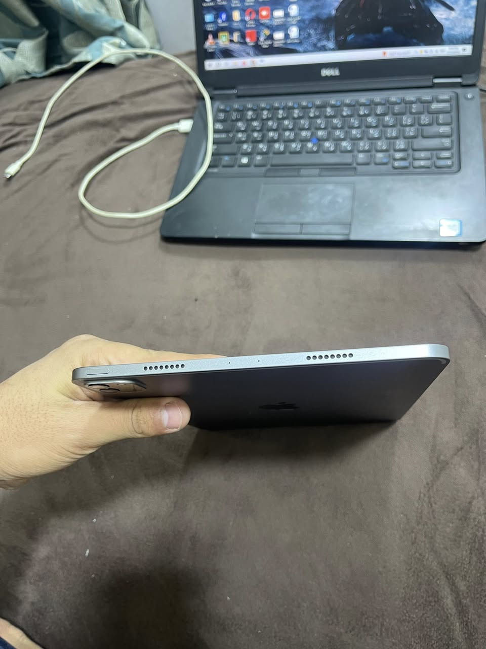 سلام عليكم
11 Pro m2
جهاز نضيف كلش
ذاكره 128
فيس ايدي شغال وكلشي بلجهاز شغال مابي اي نقص 
نضافته 99%
بطاريته فحصتهة قبل شهر تقريباً جانت 94
كارتونه ويا
سعره 725 وبي مجال
العنوان بغداد الشعب
متواجد فيس وهذا رقمي هم
***********
