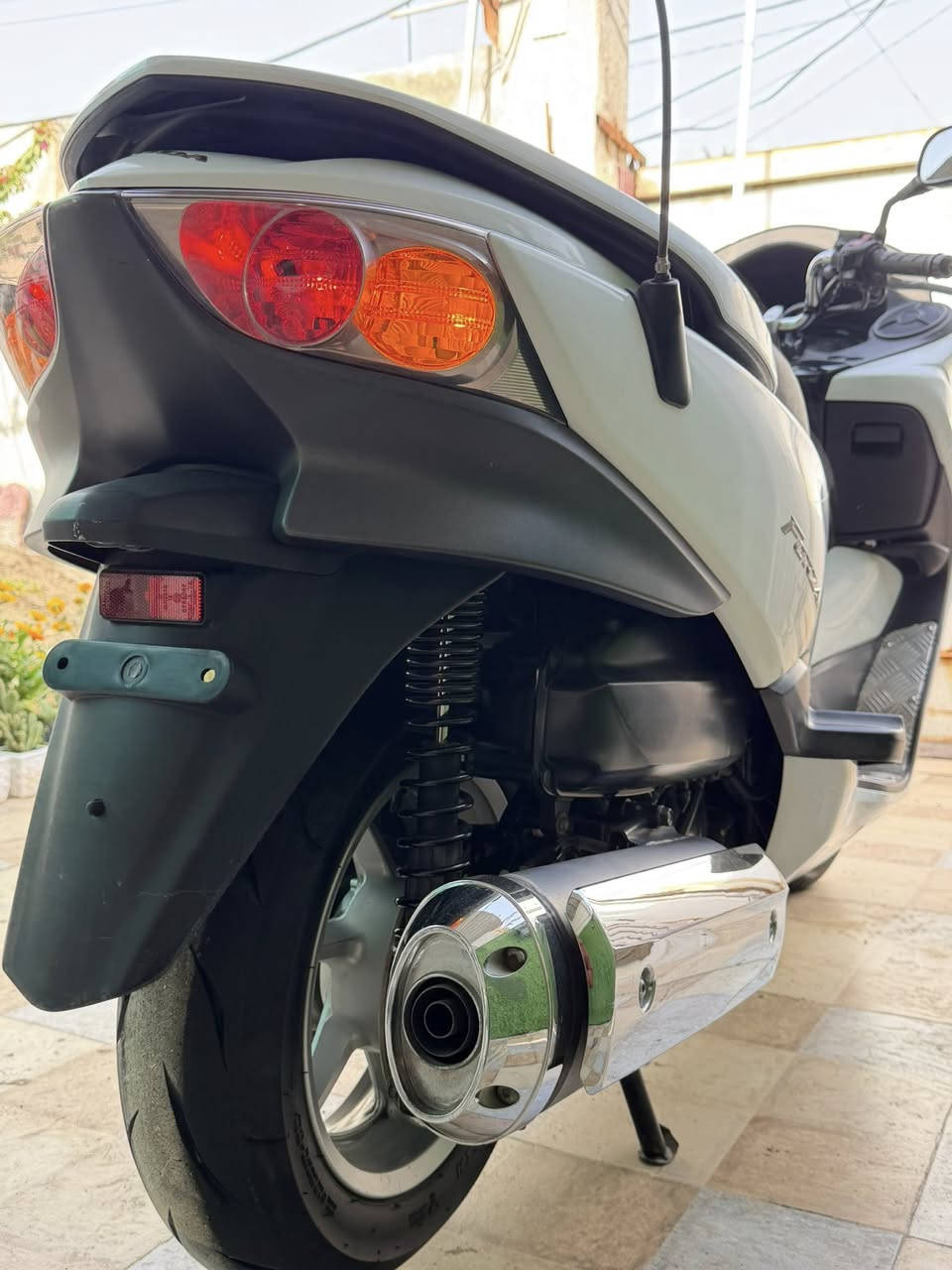 فورزه 0/10 عميه بلاد المسافه المقطوعه 23ستاند كهربائي  مسجل بصمتين  وسويچين طوارئ الاستفسار الاتصال بالرقم 
***********. مكاني ديوانيه
