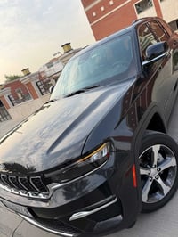 Jeep Grand Cherokee Limted  2023  السياره جديده جدا    حادثها جاملغ وب...