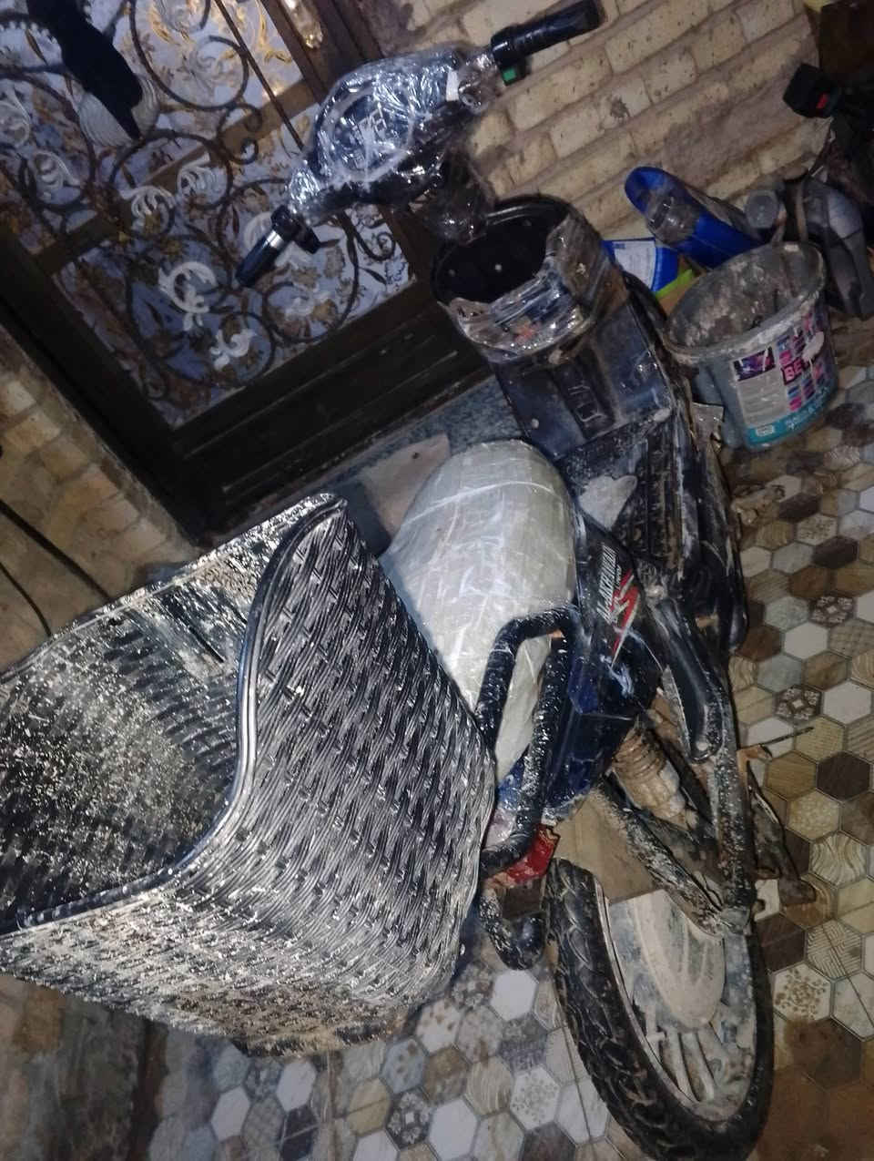 السلام عليكم و رحمة دراجة شحن للبيع نظيف بطاريات يقرن 10 ،11 (5) بطاريات السرعة50, الثالث ،السعرء150 وبي مجال الرقم الهاتف *********** العنوان الصقلاوي شهدءالثاني
