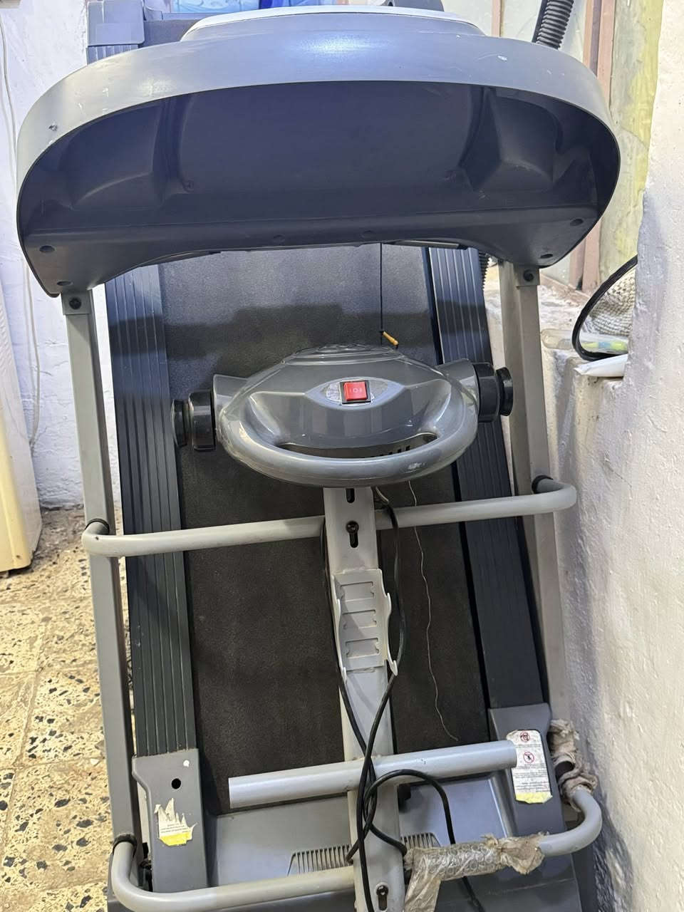 جهاز جري للبيع بعده جديد اخذته ب600اريده ب300وبي مجال 
سبب البيع ماعندي مكان


**إذا كنت صاحب هذا الإعلان وتريد حذفه لأي سبب، رجاءا أرسل رسالة إلى الدعم الفني**