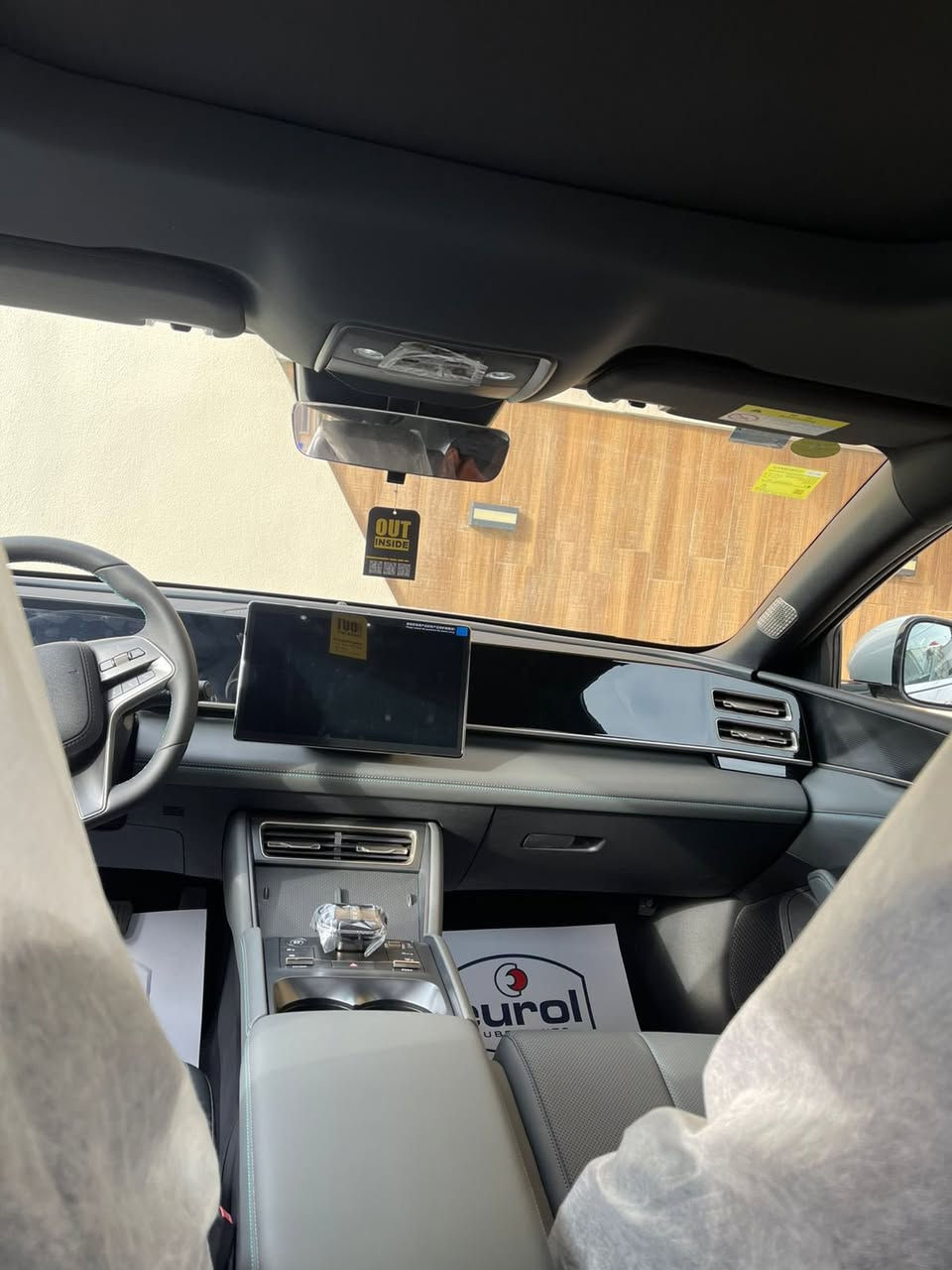 السلام عليكم
للبيع
BYD QIN L
موديل2025 
لون بحري مميز🩵 
زيرو
مرقم بغداد باسمي
المواصفات:
بانوراما
كشنات جلد
كرسي السايق كهرباء 
شاشه دواره 
4كامرات
قطعتين تبريد
تبريد شاشه
وياها شاحنه
اخر قطعه بقت*
غير متواجد عالفيس
24مليون و700 
للاستفسار:
***********
