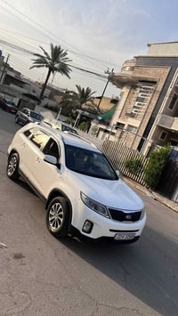 للبيع او المراوس سورنتو كفاله عامه !!  موديل 2014 سياره جديده بدون صبغ...