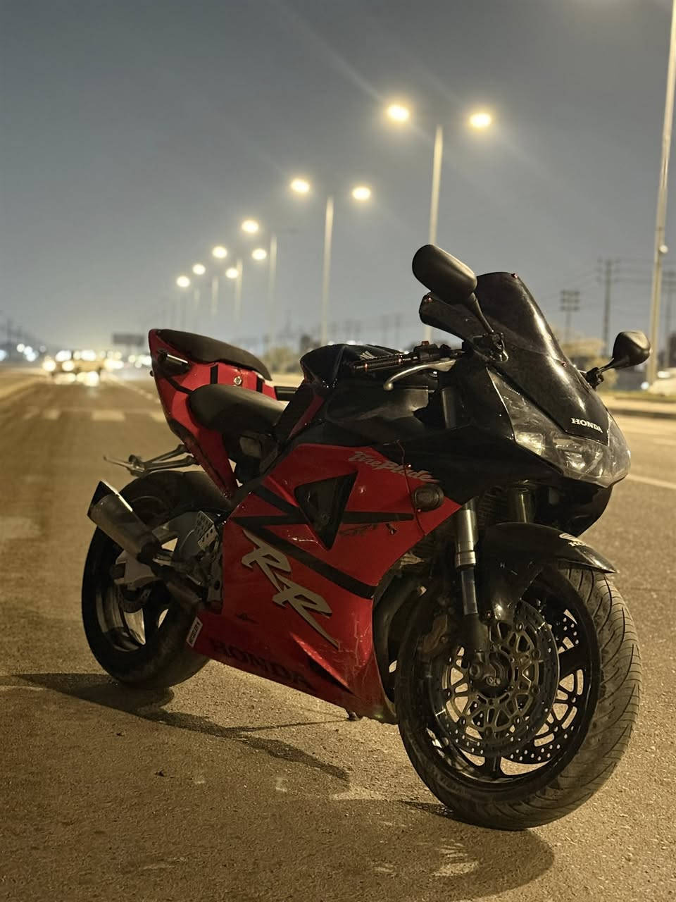 السلام عليكم
بطح دفل cbr 

دراجة ضيفة ما عوزهة شي 

1-منظومة كامرات امامي خلفي 

2- تخم تاير امامي خلفي جديد صالي شهر شادهن 

3- تخم بلكات جديد NGK

4-ادامة نوزلات كاملة

 5- عليهة اكزوز رياضي  SC

6 - منظومة زنون 

7-دراجة مفتوحة خانة وحدة فقط اكفلك البقية 

8 -دراجة اوراق يعني مدفوع كمركة باقي على الترقيم 

ابيعلك كفاله سرقة 

تجي و اشوف احلة من الصور الدراجة تاركهة بل بيت ومعتني بيهة بسبب عدم التفرغ 

سعرهة مليونين و 400

وبيهة مجال 

تجي تفحص و تاخذ من الباب 

وهاذ مو سعرهة 

مكان ميسان

*********** 

الشراي يدلل
